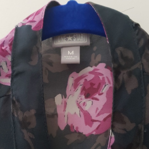 Floral blouse - Picture 4 of 6